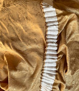 Due tende incredibilmente belle, colore oro
