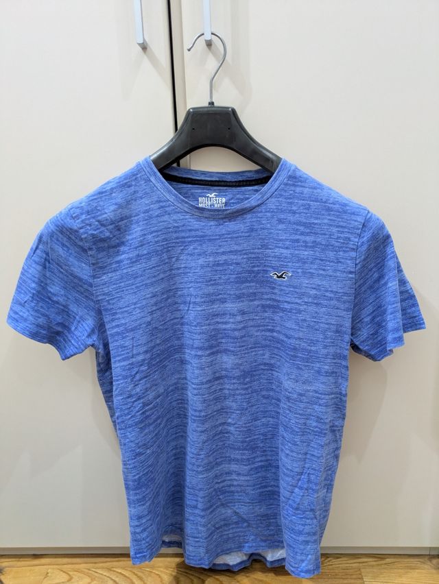 Camiseta Hollister azul tono sobre tono talla M