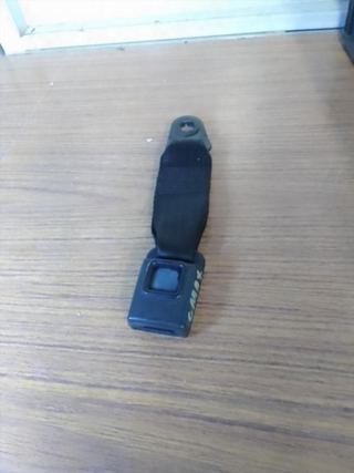Cinturon seguridad trasero central Ford C-
