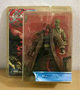 Hellboy Mezco figure 