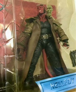 Hellboy Mezco figure 