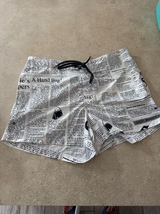Shorts stampa giornale