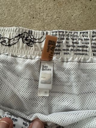 Shorts stampa giornale