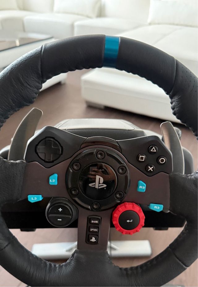 Logitech: Volante y Pedales + Playseat asiento