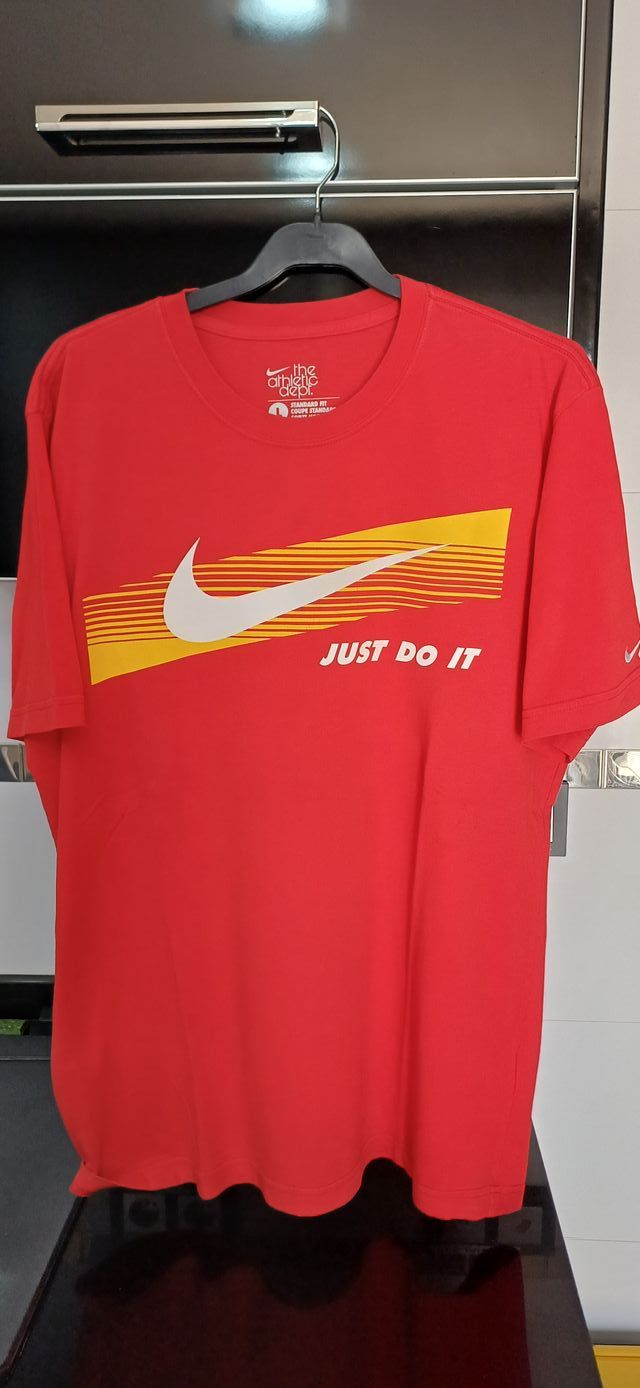Camiseta Nike roja talla L - Just Do It