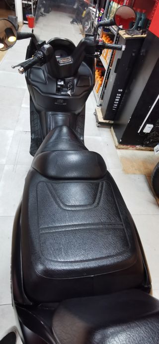 Scooter Suzuki Burgman 400cc