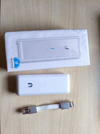 Ubiquiti UniFi CloudKey