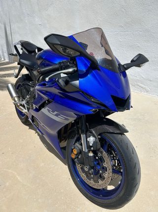 Yamaha R6 2017 vendo o cambio Impecable