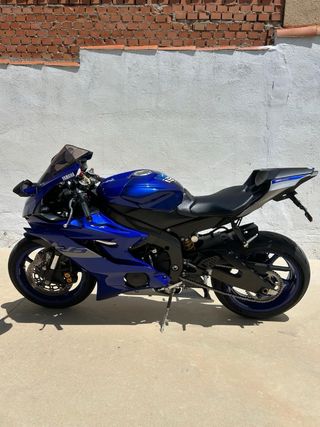 Yamaha R6 2017 vendo o cambio Impecable