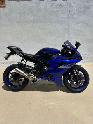 Yamaha R6 2017 vendo o cambio Impecable