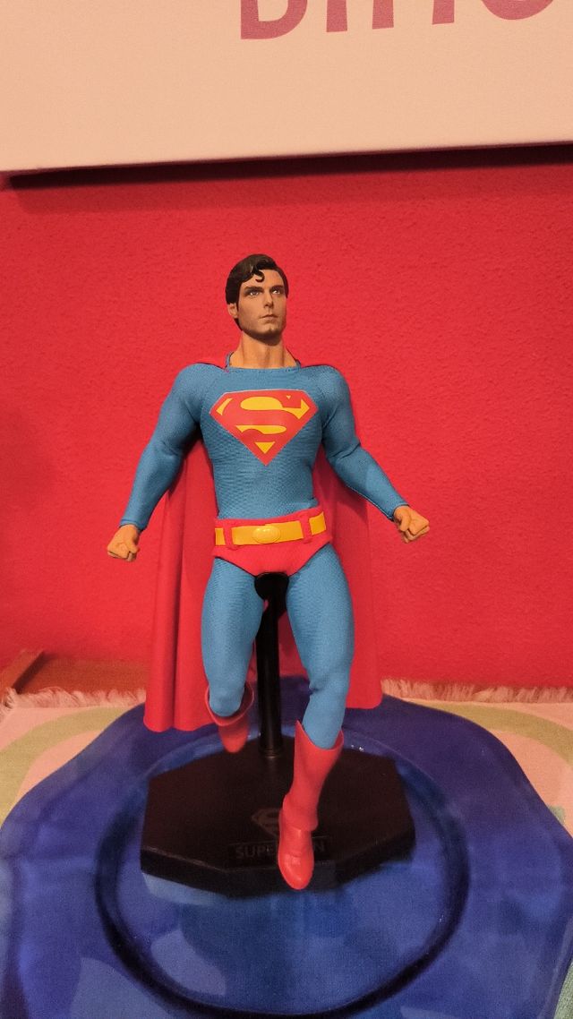 Figura Superman escala 1/6
