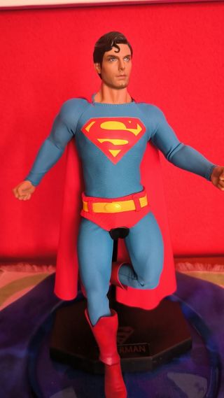 Figura Superman escala 1/6