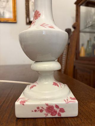 Lámpara porcelana antigua en buen estado