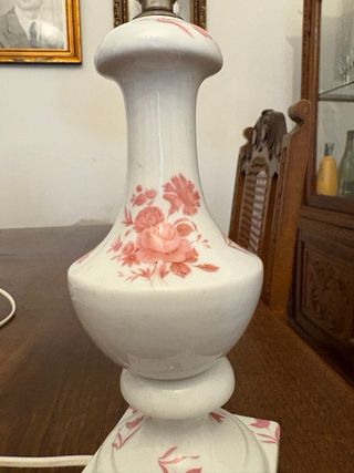 Lámpara porcelana antigua en buen estado