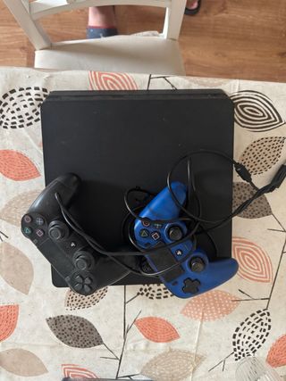PS4 (PlayStation 4) de 1 TB - 2 mandos