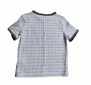 Camiseta Zara blanca y beige