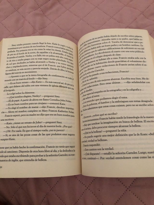 Un árbol crece en Brooklyn