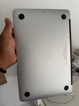 MacBook Air 11" 2GB RAM