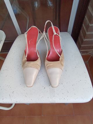 Zapatos beige mujer destalonados