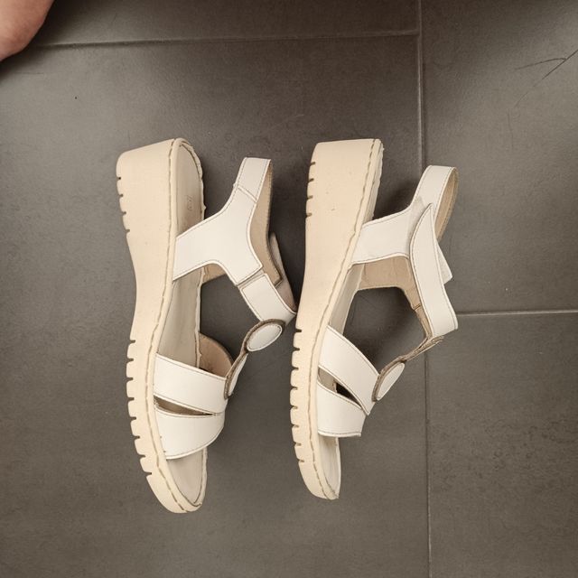 Sandalias Chika10 blancas