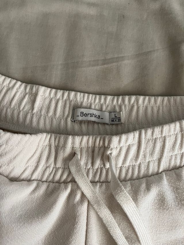 Pantalones Bershka blancos