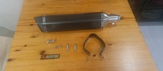 Escape moto Akrapović en acero inoxidable 3