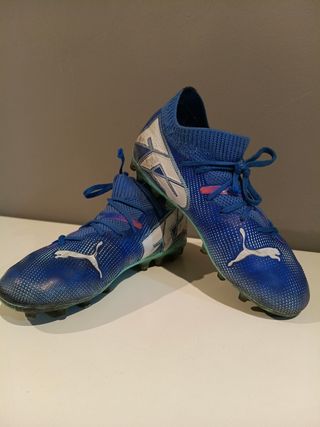 Botas Puma futbol FR T-31 taco redondo AG calcetín
