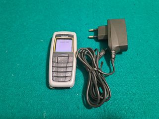 Nokia 2600 - Teléfono móvil gris plata