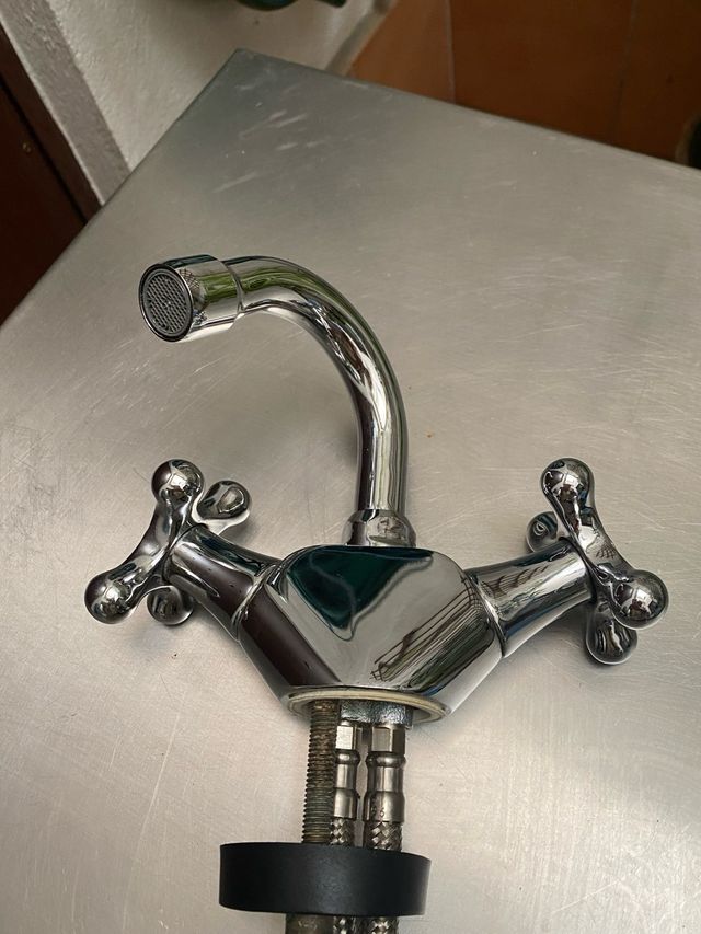 Grifo lavabo metálico cromado gran calidad