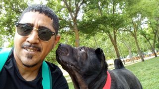 Adiestrador y guía de perros