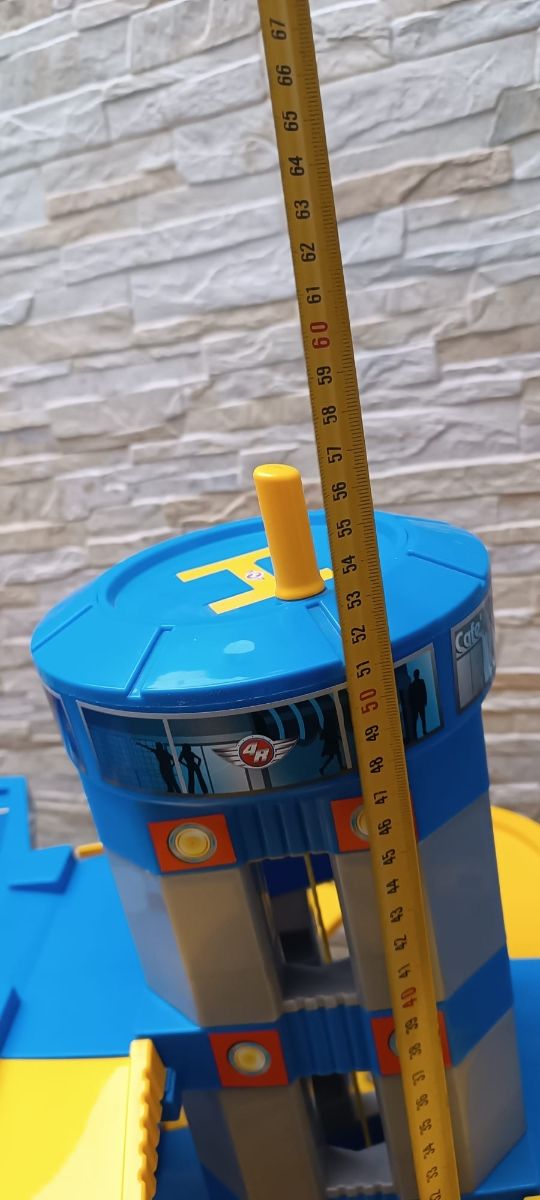 Parking 4 plantas con ascensor