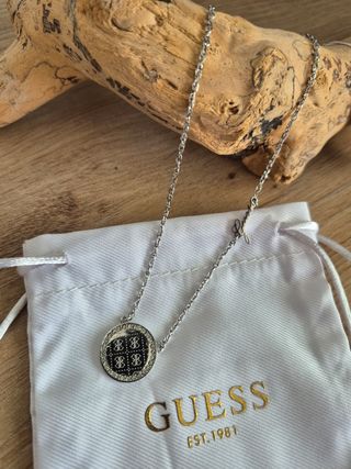 Colgante Guess plata