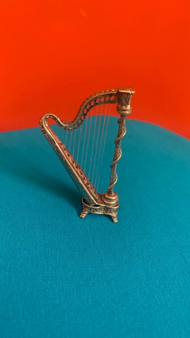 Arpa miniatura d'argento vintage 