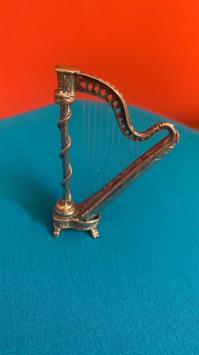 Arpa miniatura d'argento vintage 