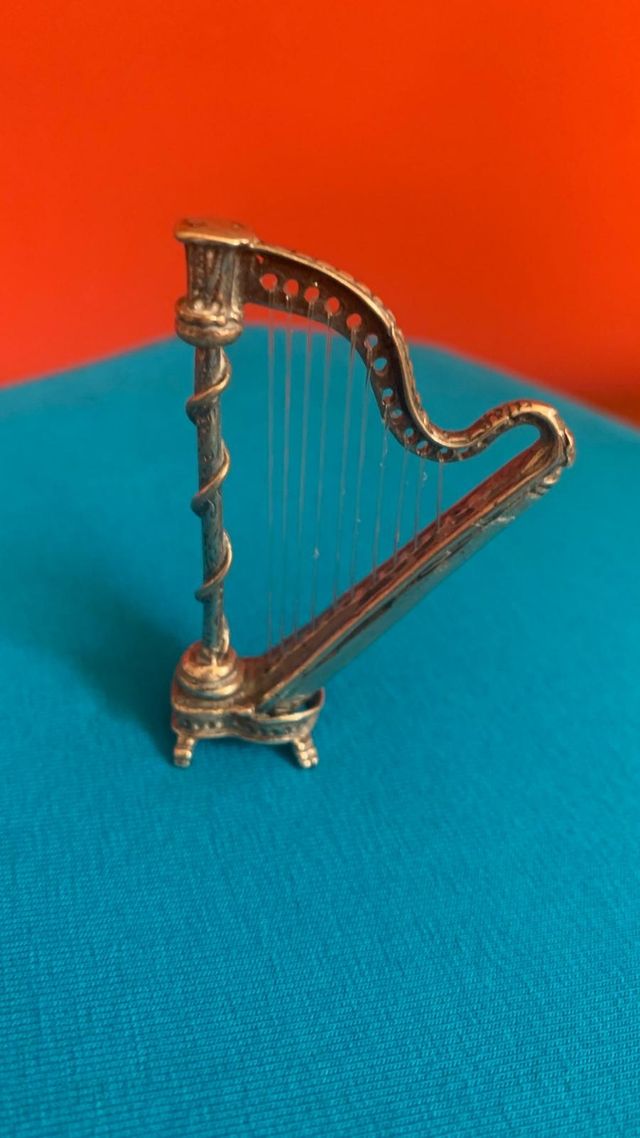 Arpa miniatura d'argento vintage 