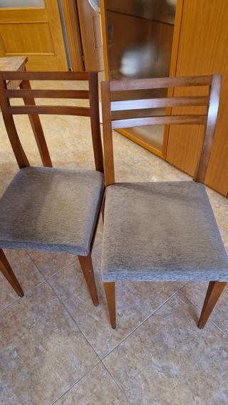 Comedor madera: mesa + 4 sillas + aparador