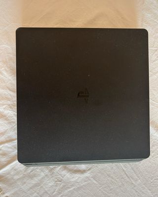 PS4 Slim 1TB - PlayStation 4