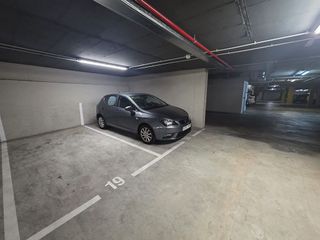 Garaje en venta en Sanfeliu en Hospitalet de Llobregat, L´