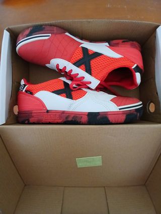 Zapatillas Munich niño rojas