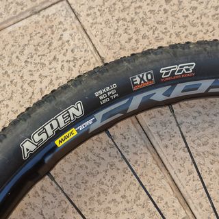 Rueda delantera Mavic Crossmax Elite