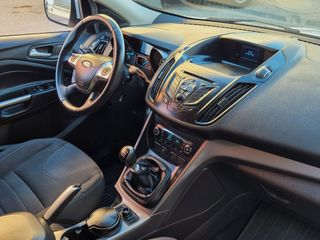 FORD Kuga 1.6 EcoBoost 150 ASS 4x2 Titanium