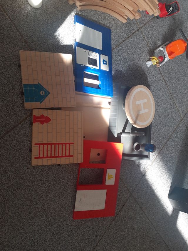 Carretera madera y coches imantados