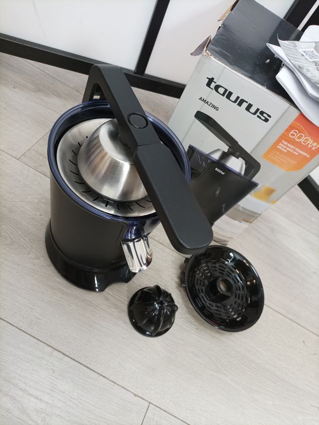 Exprimidor Taurus 600W - ¡Como nuevo!