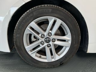 Toyota Corolla 1.8 125H ACTIVE TECH E-CVT