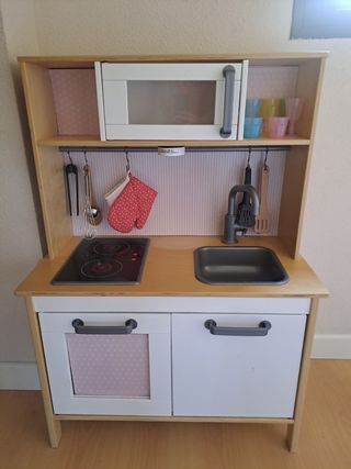 Cocinita juguete madera IKEA.