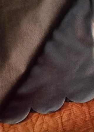 Falda negra polipiel Scallop