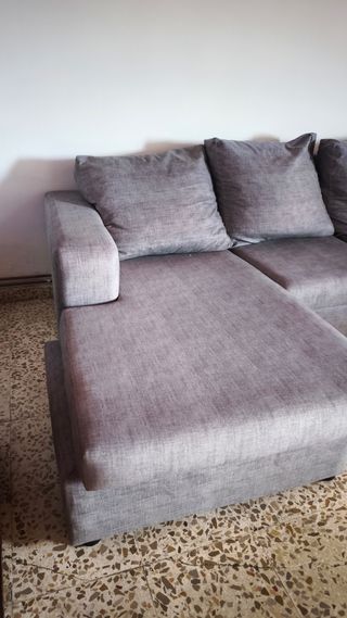 Sofá chaise longue gris
Precio negociable 
