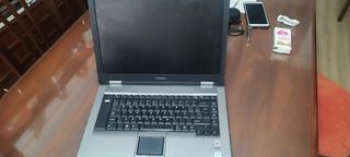 Portátil Toshiba gris - piezas