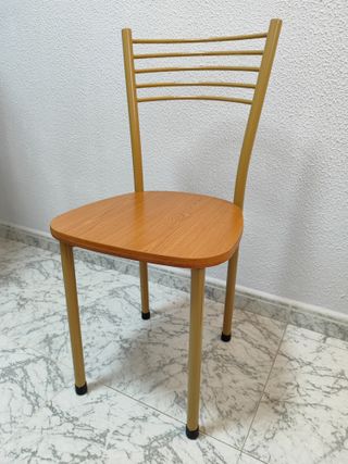 4 Sillas - Madera y Metal