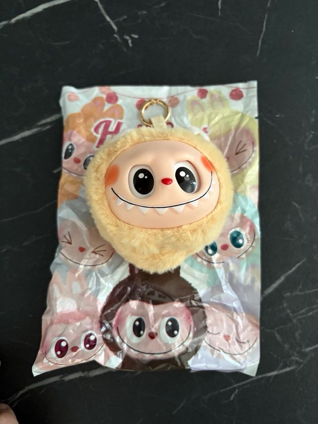 Labubu Have a Seat peluche